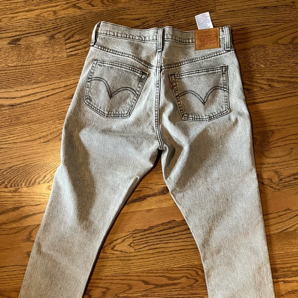 EUC barely worn grey washed Levi’s 501 skinny’s - Picture 2 of 6